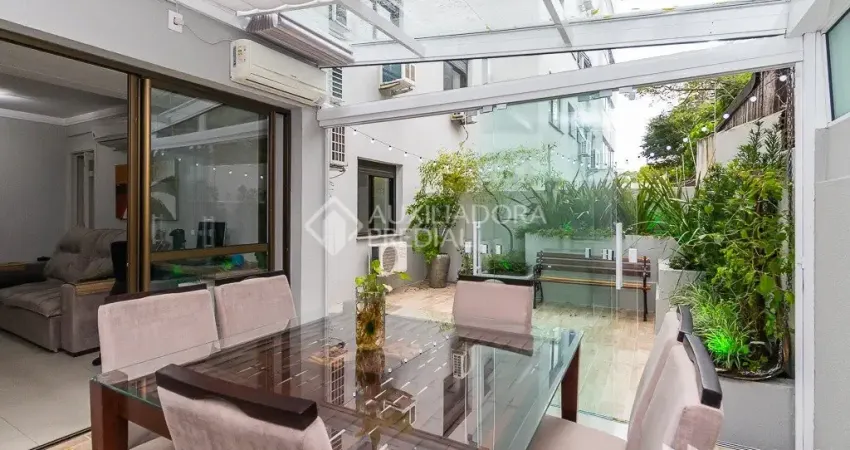 Apartamento garden à venda no bairro santana – porto alegre/rs excelente garden com 3 dormitórios (1 suíte), living para 3 ambientes com cobertura de vidro, pátio privativo de 30m² com paisagismo e g