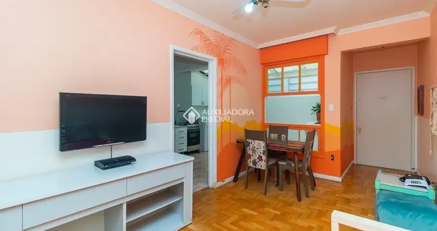 Apartamento térreo 2 quartos, com pátio no bairro Floresta , Porto Alegre