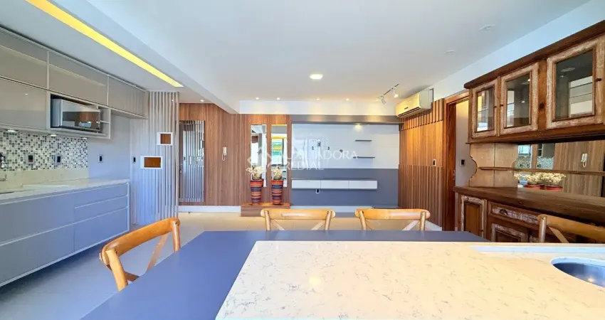 Apartamento com 3 quartos à venda na Rua Roque Calage, 400, Passo da Areia, Porto Alegre