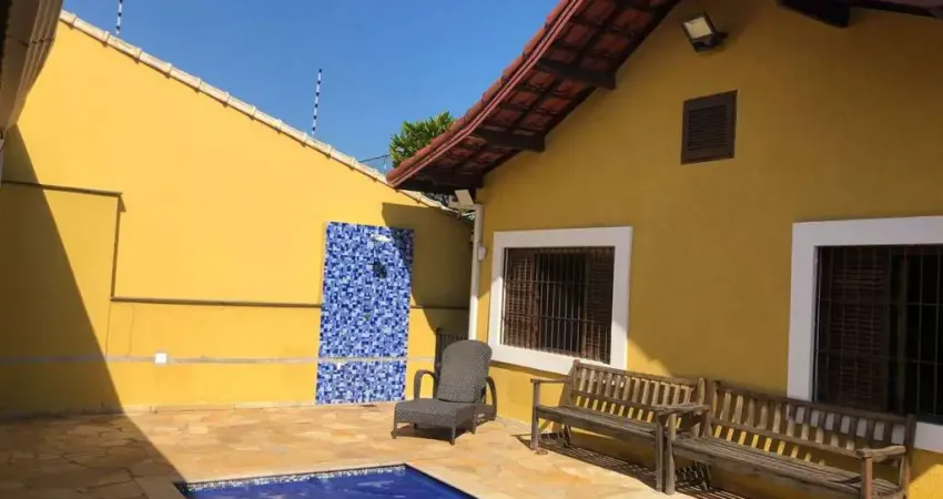 Excelente casa com 3 dormitóriossendo 1 suite com piscina  à venda, 125 m² por r$ 695.000.00 - jardim beira mar - peruíbe/sp