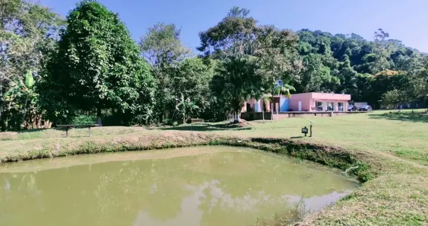 Chácara com 3 dormitórios à venda, 6000 m² por r$ 1.200.000,00 - estância vale da serra - peruíbe/sp