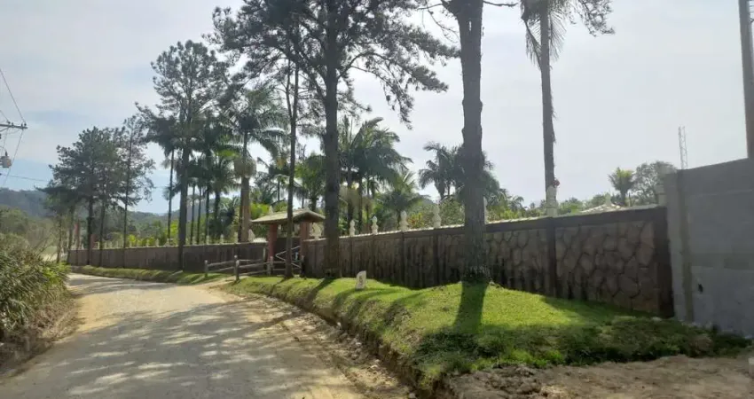 Chácara com 8 dormitórios à venda, 10000 m² por r$ 1.500.000,00 - estância vale da serra - peruíbe/sp