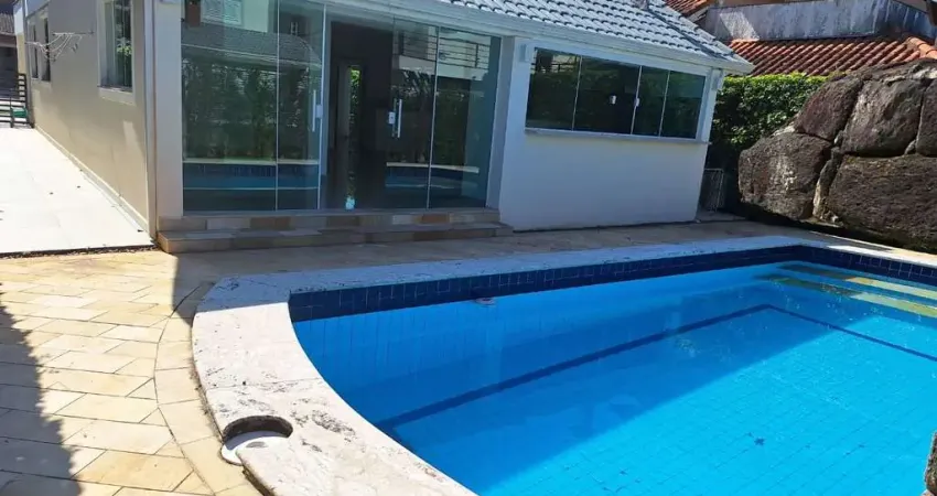 Sobrado com 3 dormitórios para alugar, 220 m² por r$ 7.800/mês - bougainvillee ii - peruíbe/sp