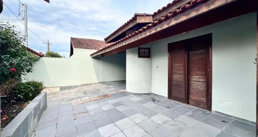 Casa com 3 dormitórios à venda, 137 m² por r$ 480.000,00 - balneário três marias - peruíbe/sp