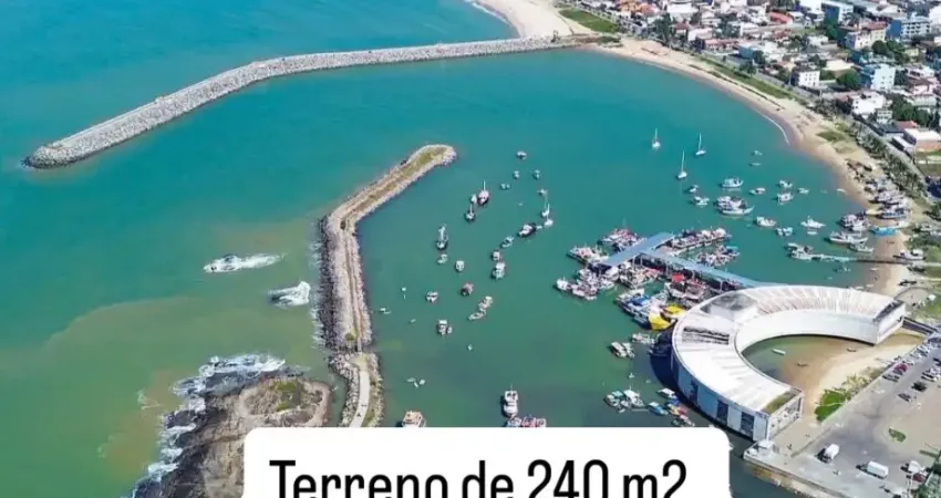 Itaipava - terreno em área nobre com rua pavimentada, próximo da praia e de todo o comércio local