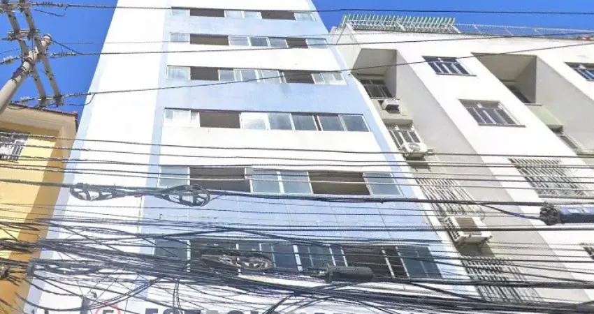 Prédio com 10 andares mais subsolo , com lâminas livres. atende a diversos segmentos