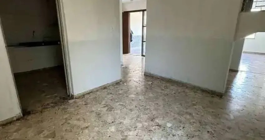 Casa com 3 quartos para alugar no Centro, Taubaté