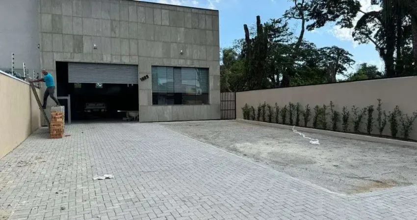 Barracão / Galpão / Depósito para alugar no Quiririm, Taubaté