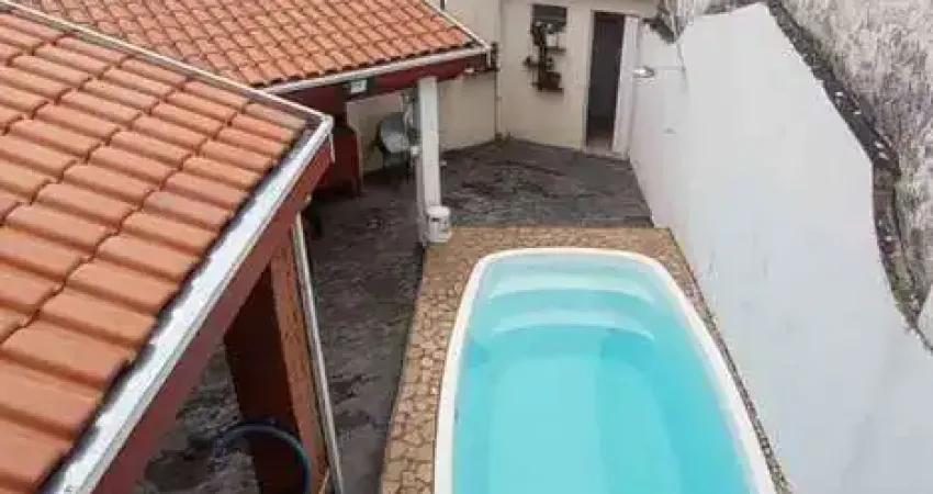 Casa com piscina para venda no bairro vila nossa senhora das graças em taubaté