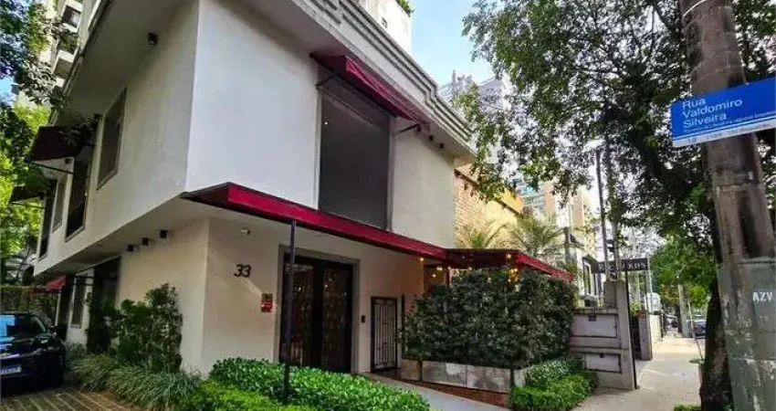 Casa à venda no Boqueirão, Santos 