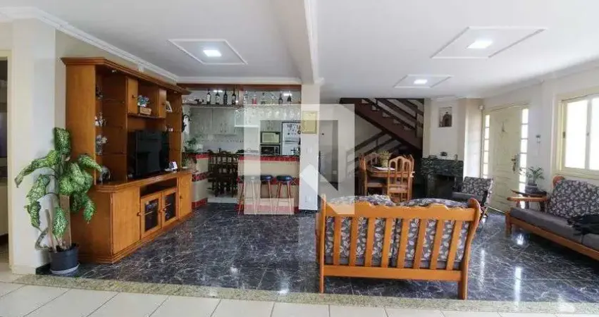 Casa para Venda - Nossa Sra das Graças, 3 Quartos,  340 m² - Canoas
