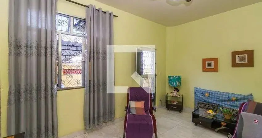 Casa com 2 quartos à venda na Rua Muana, Penha, Rio de Janeiro