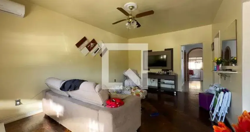 Casa para Venda - Camaquã, 2 Quartos,  300 m² - Porto Alegre