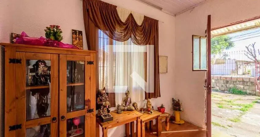 Casa para Venda - Camaquã, 3 Quartos,  100 m² - Porto Alegre