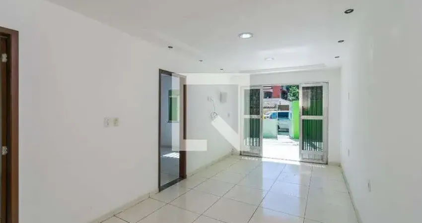 Casa para Venda - Olaria, 2 Quartos,  80 m² - Rio de Janeiro
