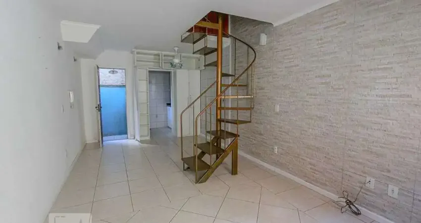 Casa para Venda - Camaquã, 2 Quartos,  100 m² - Porto Alegre