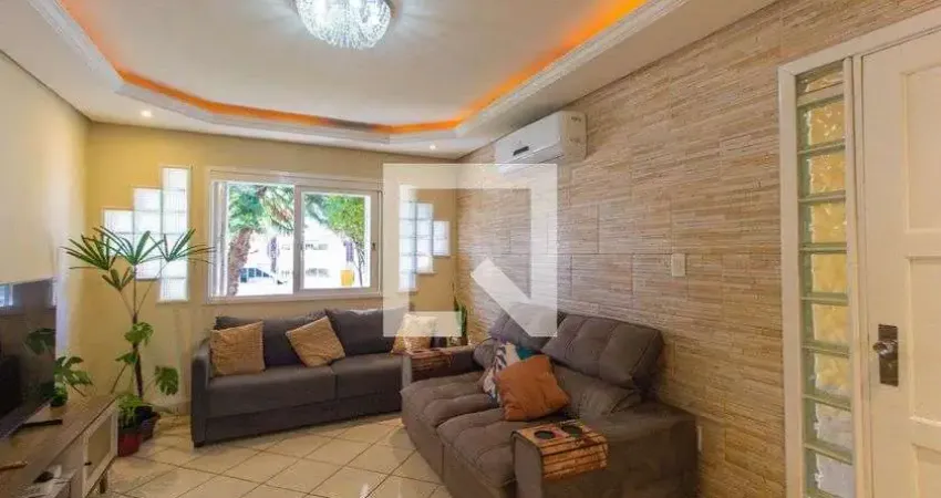 Casa para Venda - Bairro Fátima, 4 Quartos,  172 m² - Canoas