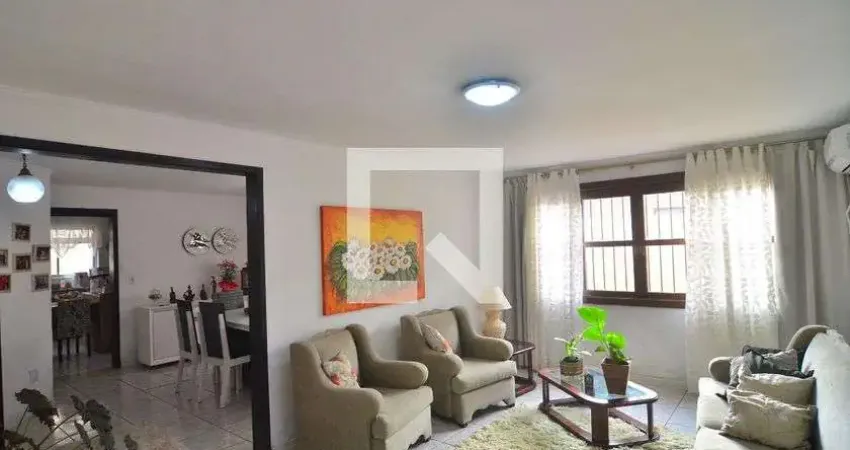 Casa para Venda - Bairro Fátima, 7 Quartos,  200 m² - Canoas