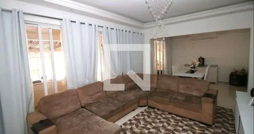 Casa para Venda - Penha, 4 Quartos,  700 m² - Rio de Janeiro