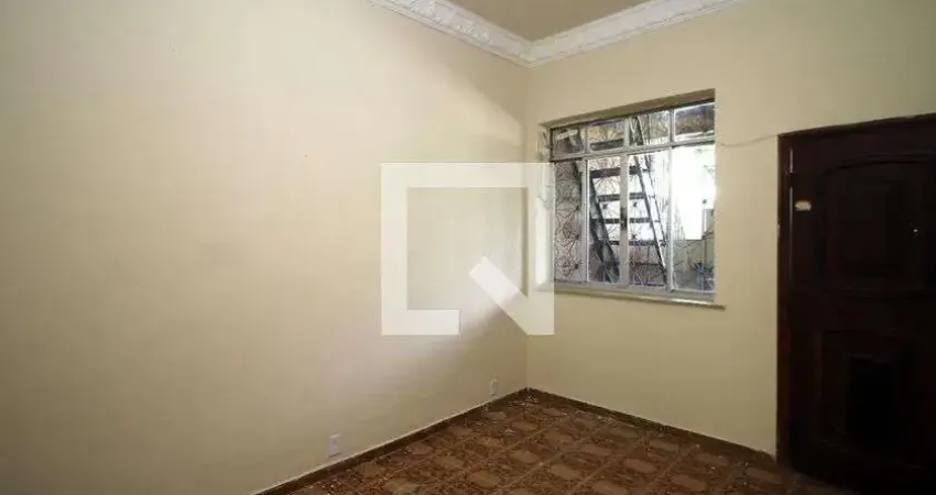 Casa para Venda - Olaria, 2 Quartos,  70 m² - Rio de Janeiro