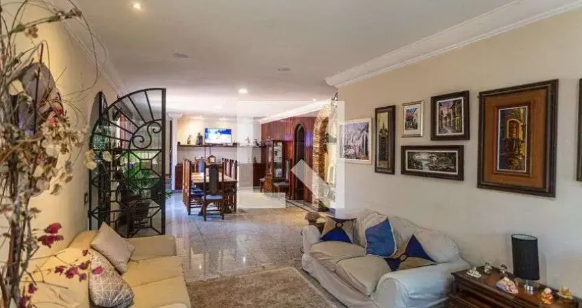 Casa para Venda - Serra, 3 Quartos,  330 m² - Belo Horizonte