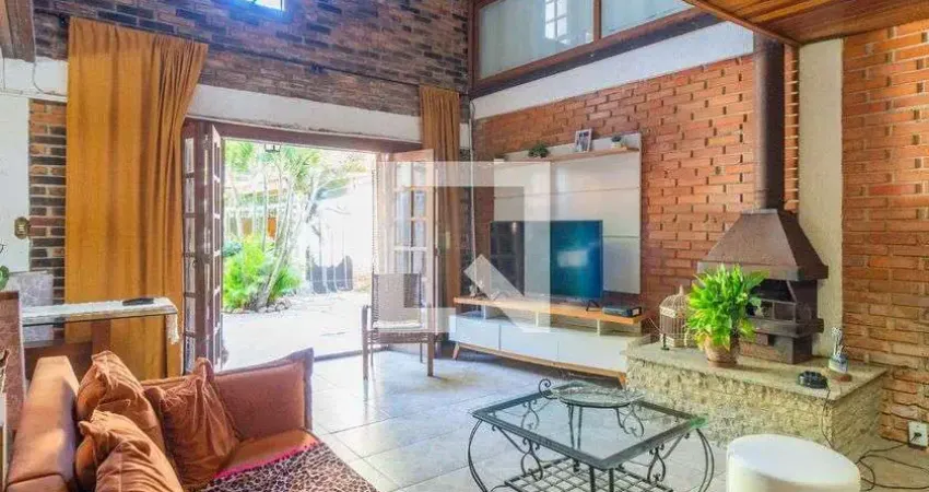 Casa para Venda - Nonoai, 3 Quartos,  180 m² - Porto Alegre