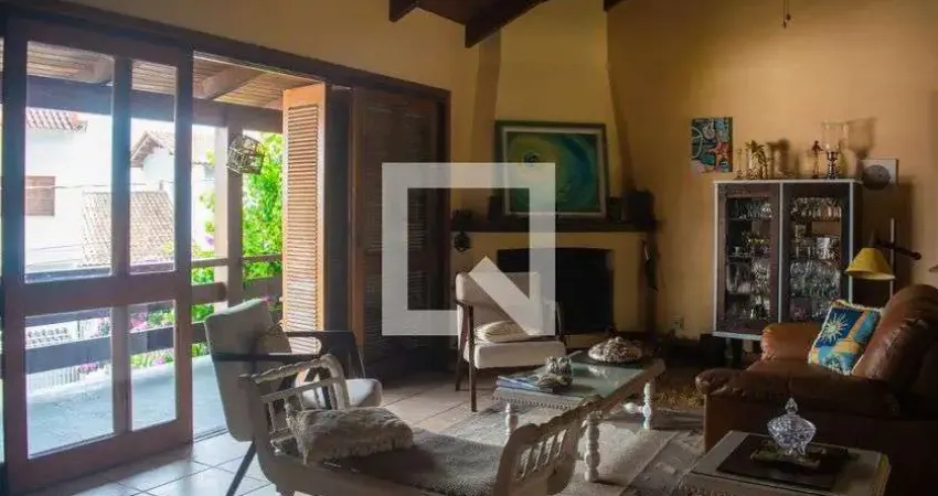 Casa / Sobrado em Condomínio para Venda - Nonoai, 4 Quartos,  305 m² - Porto Alegre