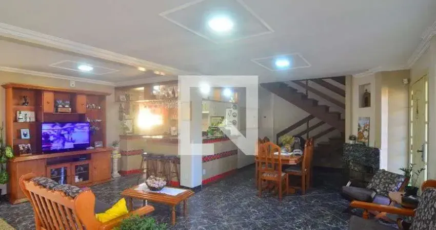 Casa para Venda - Nossa Sra das Graças, 3 Quartos,  270 m² - Canoas
