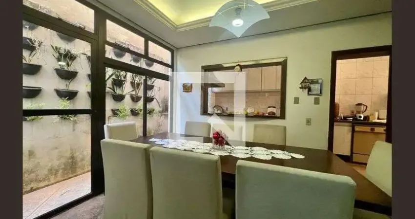 Casa para Venda - João Pinheiro, 7 Quartos,  344 m² - Belo Horizonte