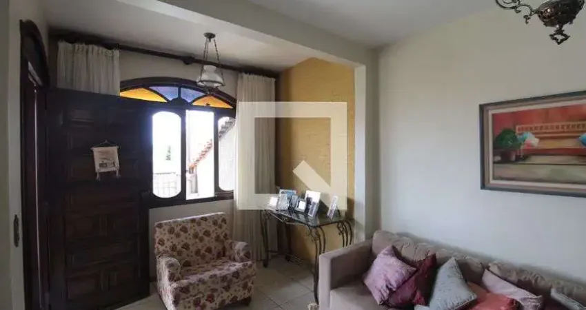 Casa para Venda - Alípio de Melo, 3 Quartos,  270 m² - Belo Horizonte