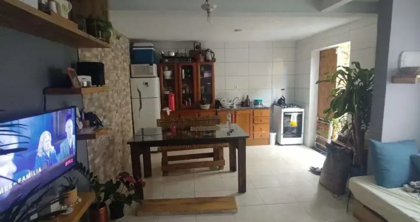 Casa para Venda - Feitoria, 3 Quartos,  50 m² - São Leopoldo