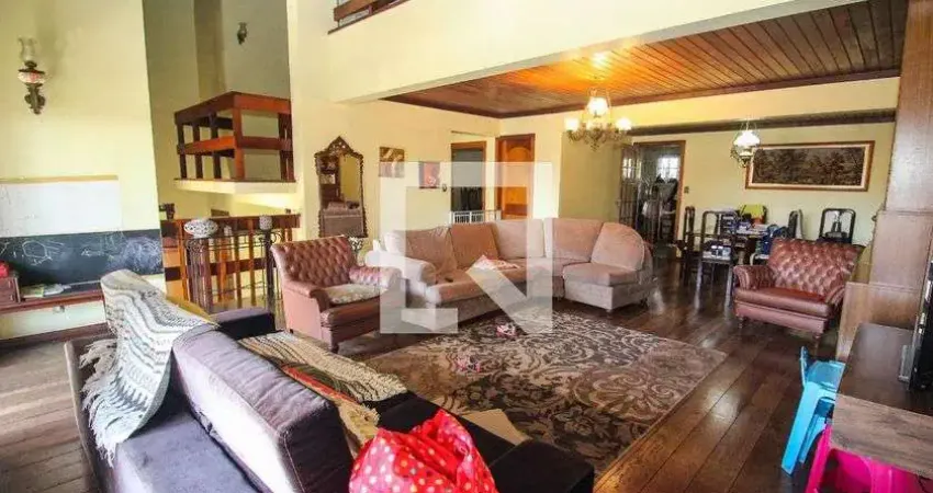 Casa para Venda - Partenon, 3 Quartos,  350 m² - Porto Alegre