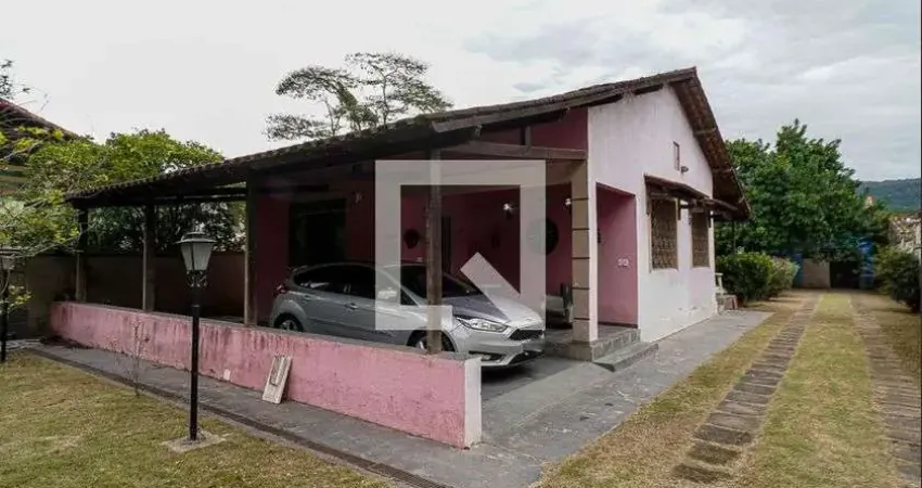 Casa para Venda - Cantagalo, 3 Quartos,  900 m² - Niterói