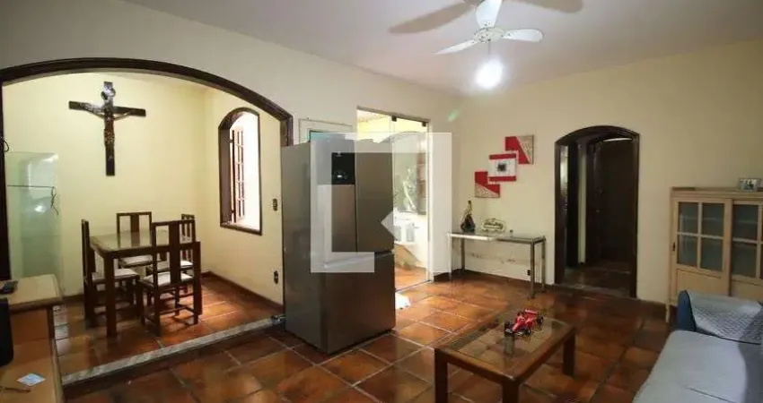 Casa para Venda - Penha, 3 Quartos,  256 m² - Rio de Janeiro