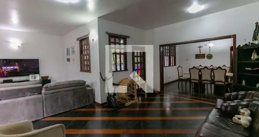Casa para Venda - Santa Lúcia, 3 Quartos,  530 m² - Belo Horizonte