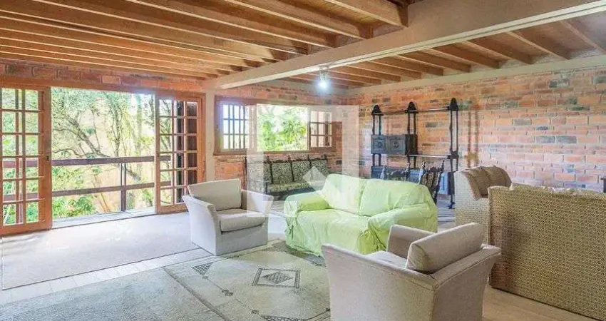Casa para Venda - Cavalhada, 4 Quartos,  390 m² - Porto Alegre