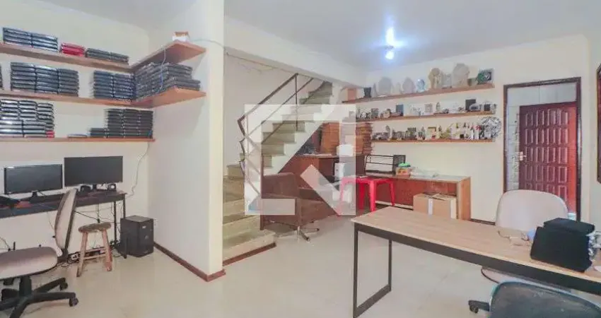 Casa para Venda - Floresta, 2 Quartos,  250 m² - Porto Alegre