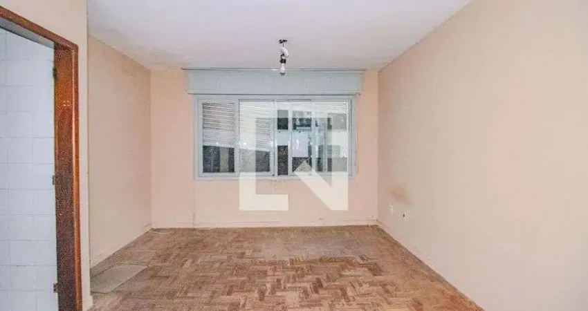 Kitnet / Stúdio para Venda - Mont&apos;Serrat, 1 Quarto,  30 m² - Porto Alegre