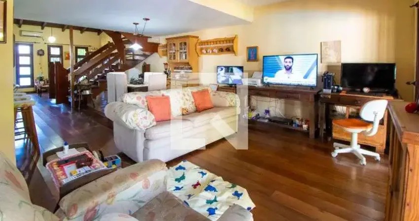 Casa para Venda - Guarujá, 3 Quartos,  235 m² - Porto Alegre