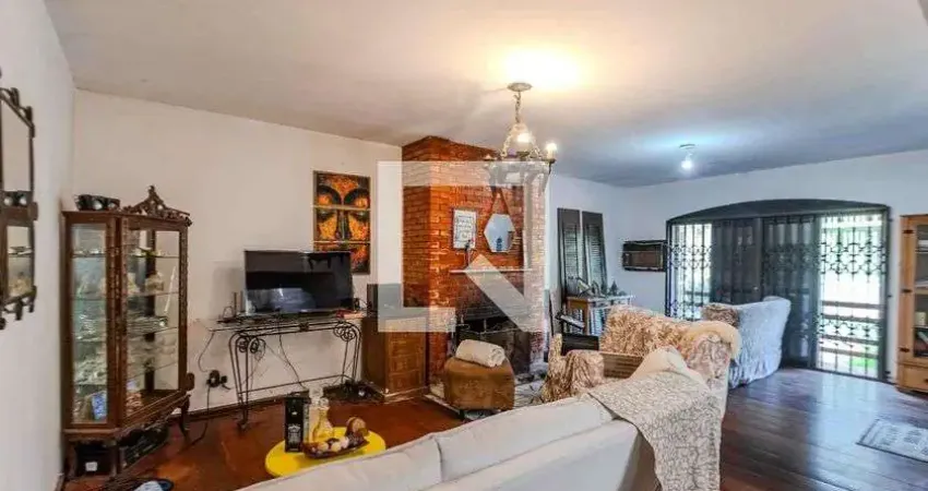 Casa para Venda - Cavalhada, 8 Quartos,  400 m² - Porto Alegre