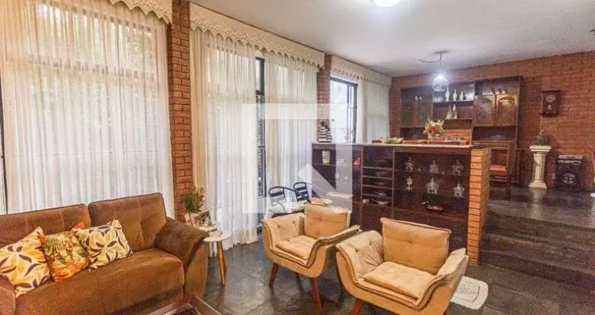 Casa para Venda - Mangabeiras, 4 Quartos,  249 m² - Belo Horizonte