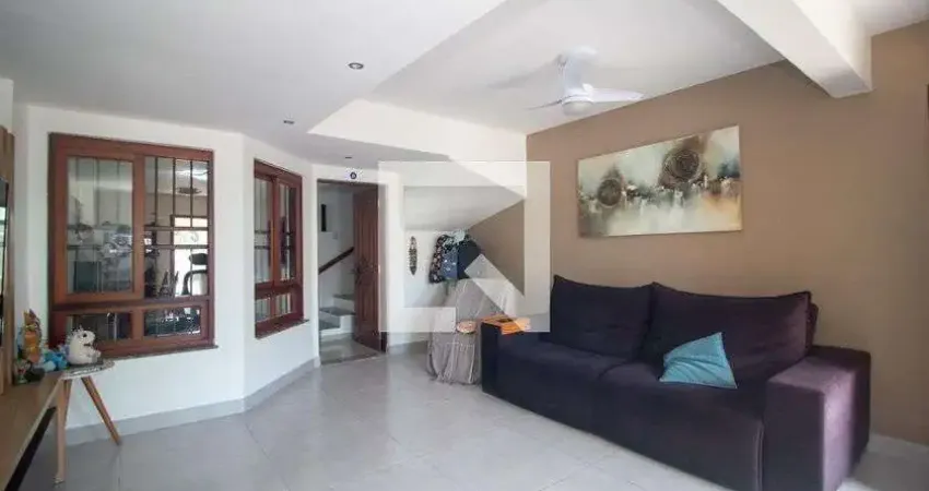 Casa para Venda - Guarujá, 4 Quartos,  192 m² - Porto Alegre
