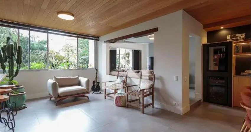 Apartamento para Venda - Vila Nova Conceição, 2 Quartos,  130 m² - São Paulo