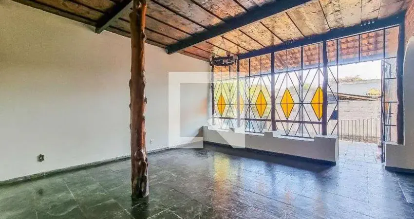 Casa para Venda - São João Batista, 5 Quartos,  328 m² - Belo Horizonte