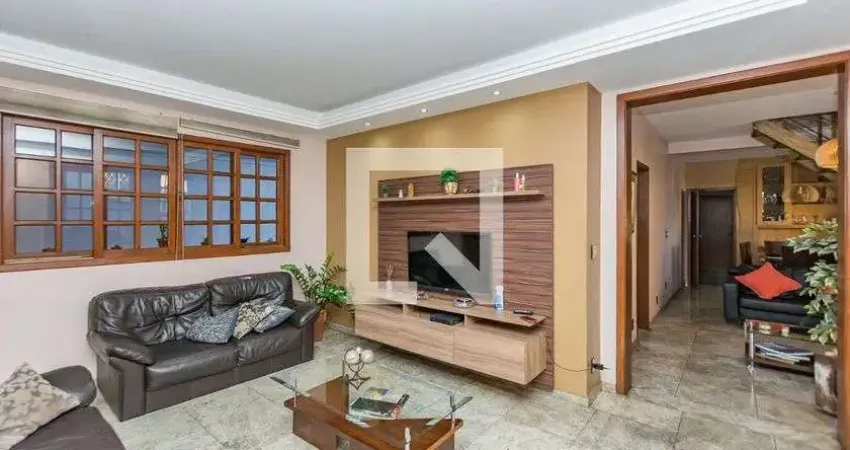 Casa para Venda - João Pinheiro, 4 Quartos,  360 m² - Belo Horizonte