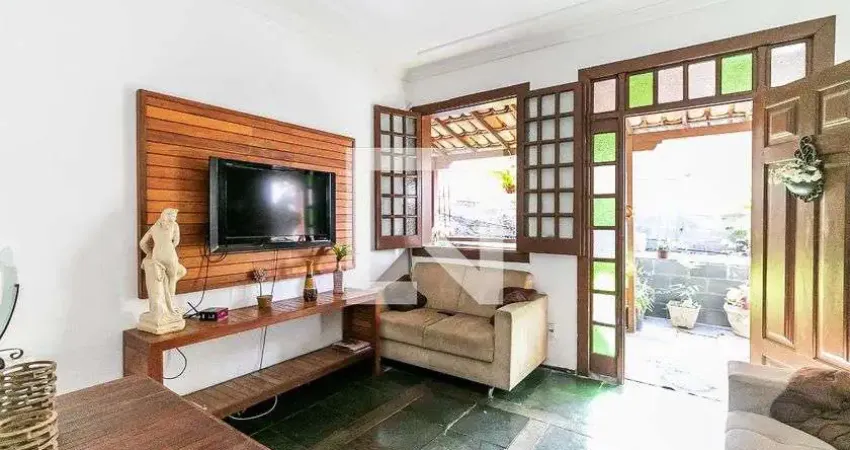 Casa para Venda - Vila Cloris, 8 Quartos,  724 m² - Belo Horizonte