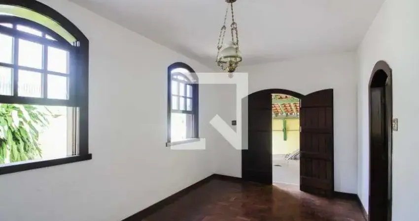 Casa para Venda - Aeroporto, 3 Quartos,  370 m² - Belo Horizonte