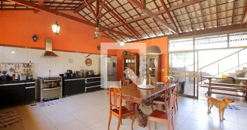 Casa para Venda - Concórdia, 3 Quartos,  477 m² - Belo Horizonte