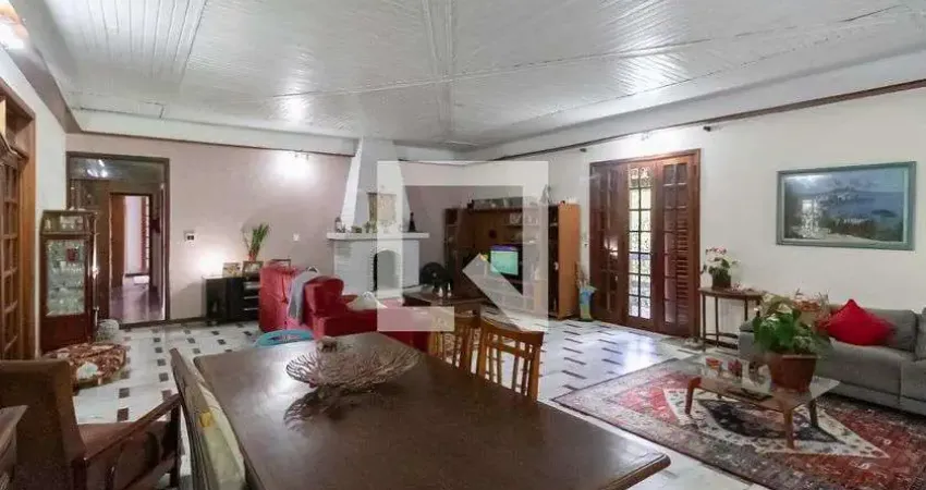 Casa para Venda - Trevo, 3 Quartos,  1000 m² - Belo Horizonte