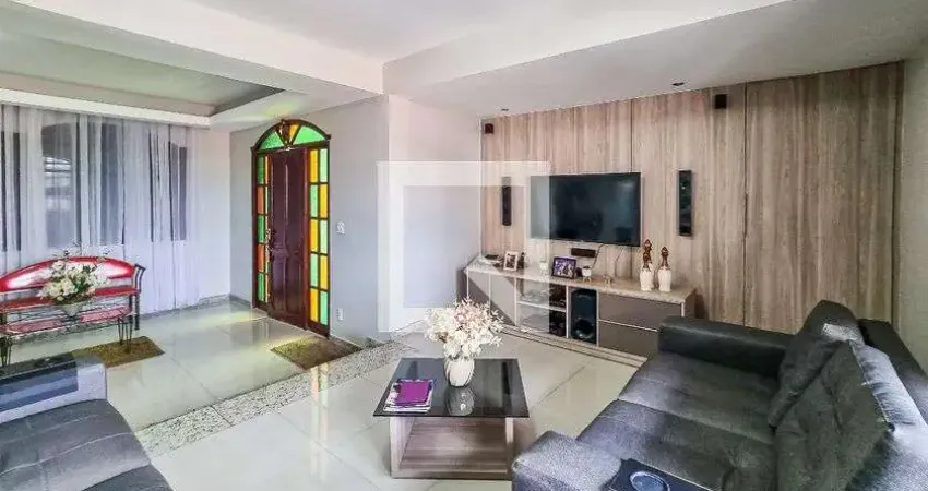 Casa para Venda - Glória, 3 Quartos,  526 m² - Belo Horizonte